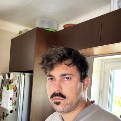 Fui sempre eu o tempo todo, oh burros do caralho