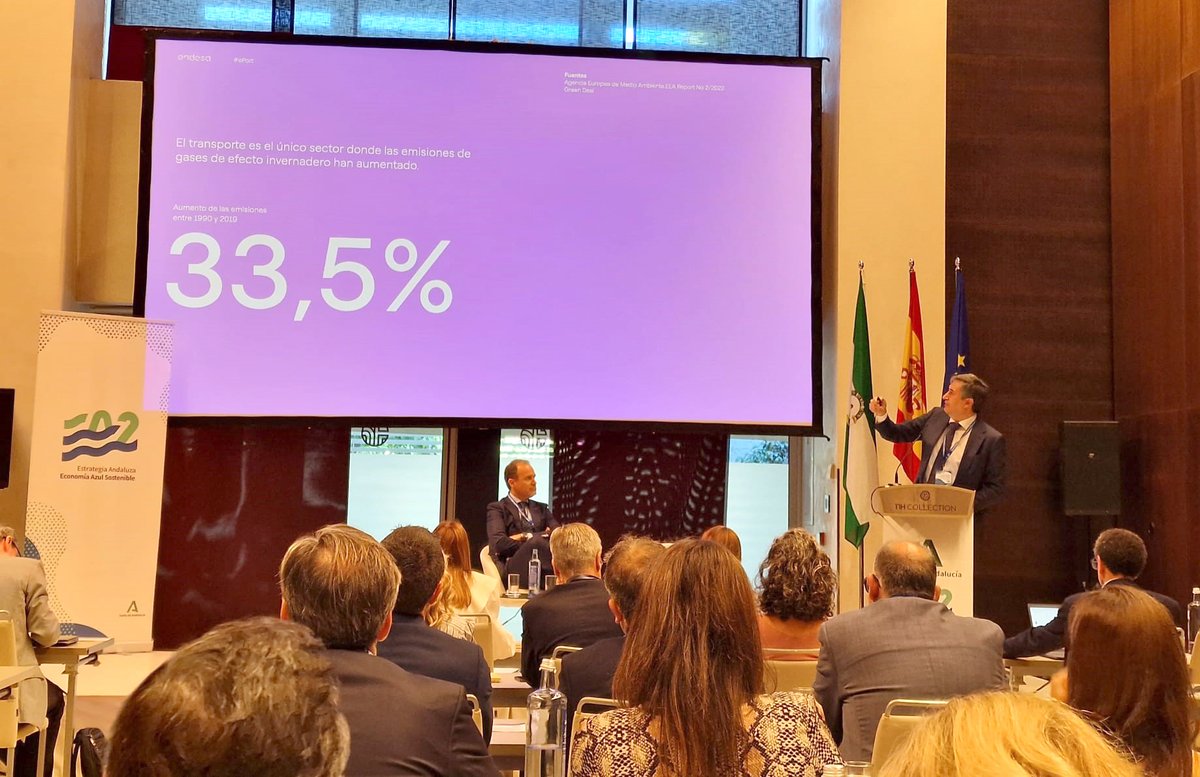Endesa's tweet photo. "Nuestro proyecto #ePort ofrece colaboración a todas las entidades públicas y privadas que operan en los puertos para posibilitar un modelo con mayor #electrificación, que los hace más eficientes y sostenibles".
Rafael Sánchez.
➡️https://t.co/lLfOTYALos https://t.co/Mk831MXdjY