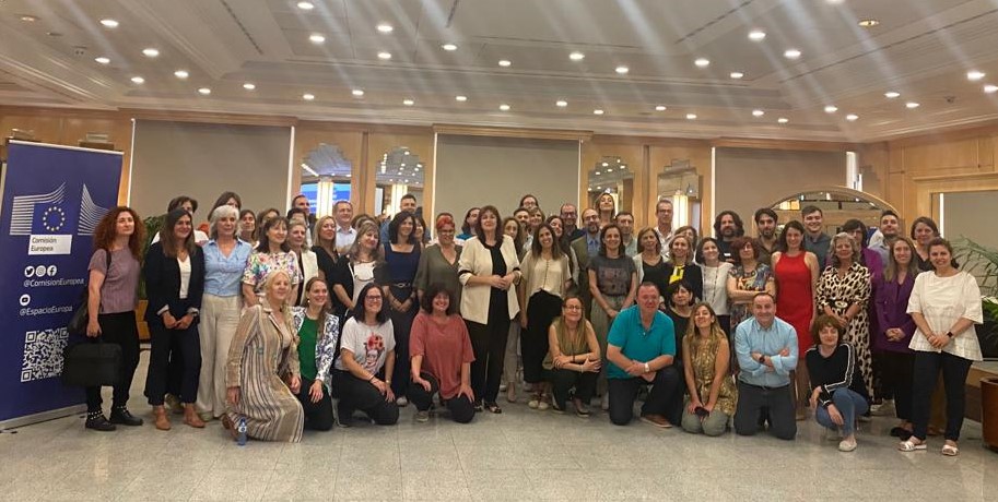 👥 Trobada anual de centres #EuropeDirectES🇪🇸 a Madrid amb la presència de la vicepresidenta de <a href="/EU_Commission/">European Commission</a>, <a href="/dubravkasuica/">Dubravka Šuica</a> 

 🗣️Ha destacat la importància dels centres per apropar la #UE a la ciutadania. 🇪🇺