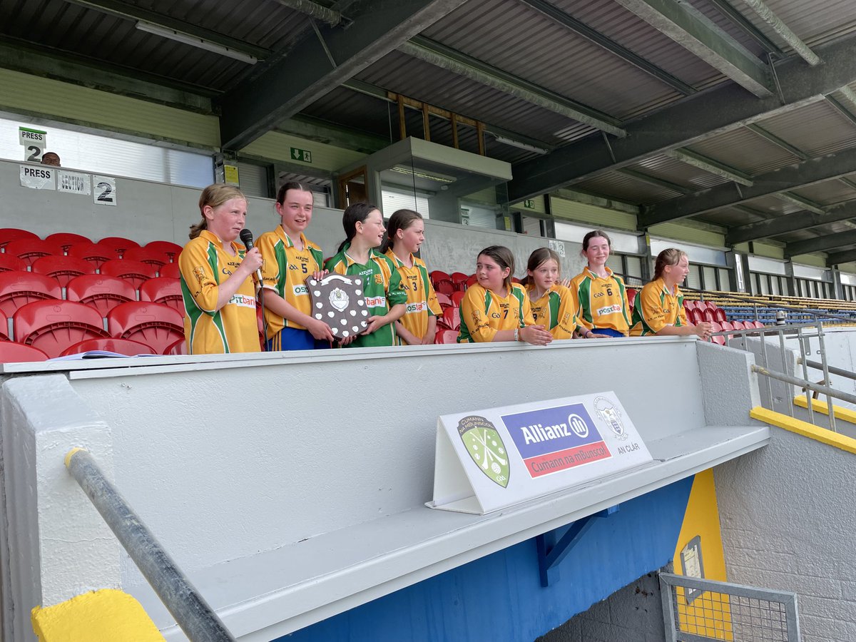 cnambanchlair's tweet photo. Winning team. Div 5 champs -Feakle https://t.co/K2MVmJRUHK