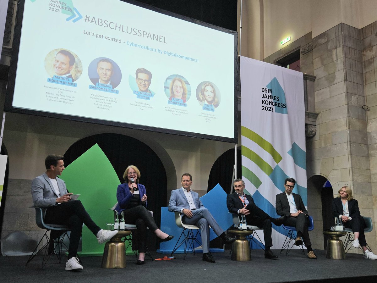 Datev_Politik's tweet image. @TabeaRoessner @tj_tweets @ManuelHoeferlin @sicherimnetz "Cyberresilienz by Digitalkompetenz" #DsiN