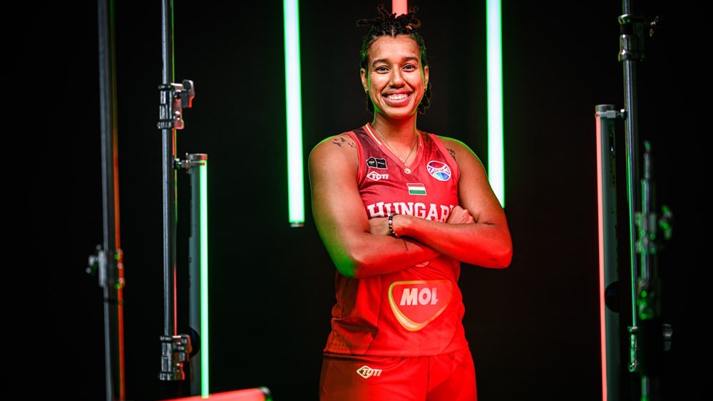 Best of luck to Cyesha Goree (@SheGoCyGo) and Hungary as they begin @EuroBasketWomen play tomorrow.

More info and schedule: myumi.ch/Z3p4q

#GoBlue #ProBlue #EuroBasketWomen