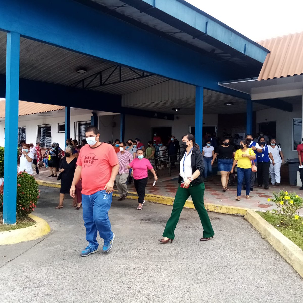 CSSPanama's tweet photo. @311Panama @radiopanama @KWCONTINENTE @MetroLibrePTY @TReporta @tvnnoticias @ecotvpanama @SertvNoticias @nexnoticias @MINSAPma Instalaciones de salud del país se unen en este ejercicio para saber actuar ante determinada situación de sismo o desastre. #SimulacroRegional2023.
📍 Policlínica Santiago Barraza #PanamáOeste
📍 Policlínica de Bugaba #Chiriquí.
#CSSsimulacro https://t.co/DFM4Oe9K1M