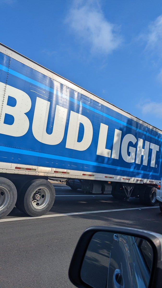 Who wants this gay beer. No me