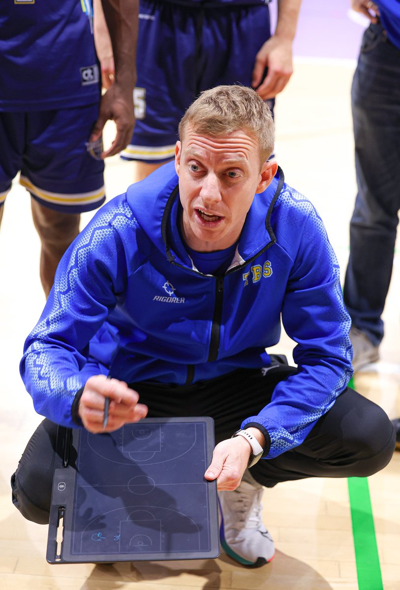 🎙️ La primera Entrevista del Mes versión post-temporada trae a Jeremías Zuttion, la voz más autorizada del Sénior en Liga <a href="/VIPS/">VIPS</a>

🗣️ <a href="/colozuttion/">colo...</a>: "🇪🇸 es la referencia de Baloncesto de formación en Europa hoy en día para mí"

🖥️ Leer:

baskettorrejon.es/noticia.asp?id…

#SomosTorrejon🔵💛