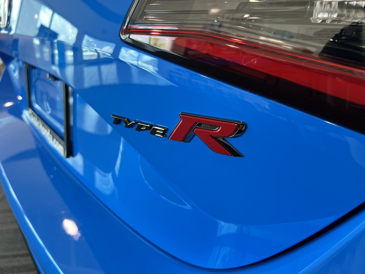 HeathAutoSocial's tweet photo. What’s your thoughts on this spec? 2023 @Honda #TypeR // Boost Blue Pearl is 🔥 // @ClassicHonda @HollerClassic https://t.co/TX0Oj6rwEd
