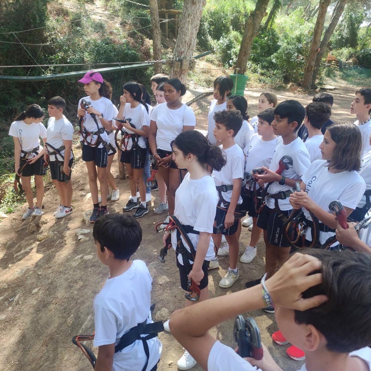 Sortida sorpresa de l’ESO 2023!🧗‍♂️

Gràcies a @ampacolecami per la divertida experiència a les tirolines!

#colecami #somcami #sortidasorpresa #eso