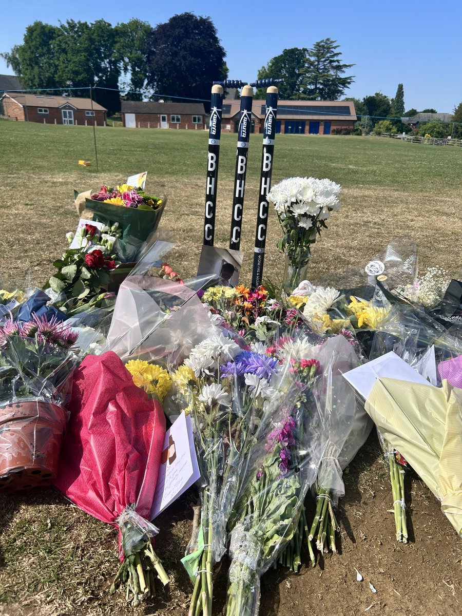 GroveU19s's tweet photo. Rest In Peace Barney, we will miss you ❤️❤️ https://t.co/T2cauMJU3U