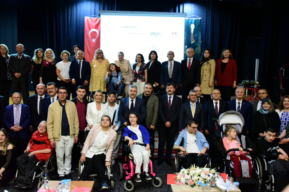 ostimosb's tweet photo. OSTİM Başkanı @oaydinostim ve OSTİM OSB Y.K. Üyesi Behzat Zeydan, @SERCEV01 Derneği'nin @ankaraka tarafından desteklenen Çocukların Doğru Büyümesi için Pozisyonlama ve Yaşama Katılma Gereçleri Üretimi Projesi’nin açılış törenine katıldı. #OSTİM #sercev https://t.co/9GESrJGT6R