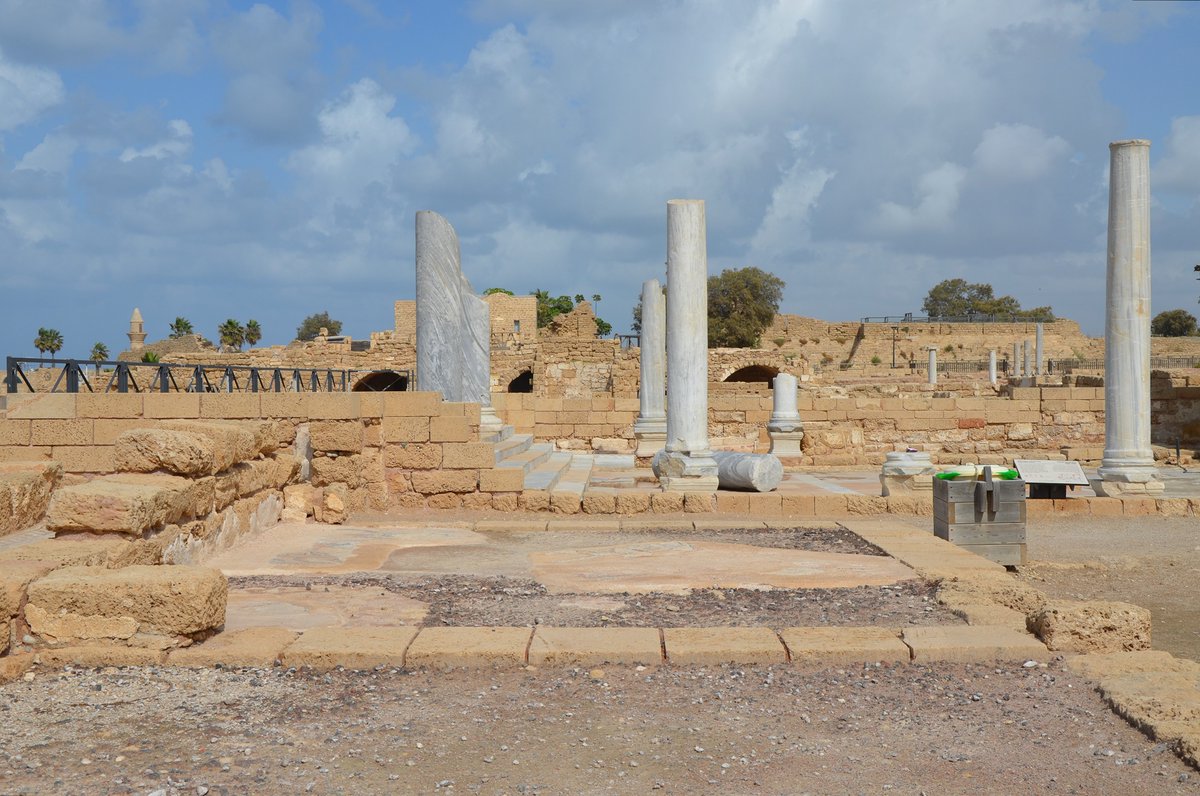 #InternationalBathDay - The Byzantine Bathhouse in Caesarea Maritima, built in the 4th century AD. Before bathers entered the bathhouse, they would engage in physical exercise in the palaestra. After immersion, they would return to the palaestra for a massage and then dress to