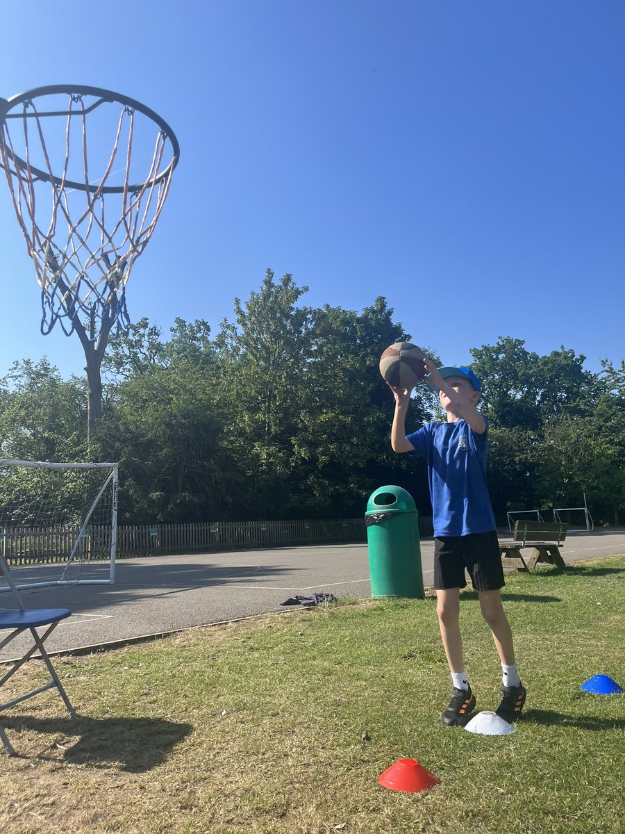 MissSpenceBF's tweet photo. Sports day!
@HeadBeechfield @BFS_Watford @MissDaniel_BF @MissLappageBF https://t.co/1LRUtZ4pWW
