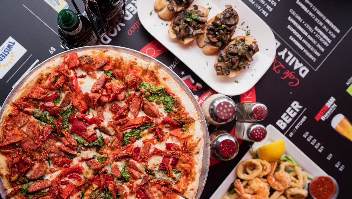 From savoury pizzas and calzones to crispy calamari and bruschetta, our extensive menu offers a variety of food options so you never go hungry! 🍕🦐

#cafedip #cafediplomatico #italianrestaurant #torontorestaurant #torontoeats #torontofoodie #tolittleitaly #torontoitalian