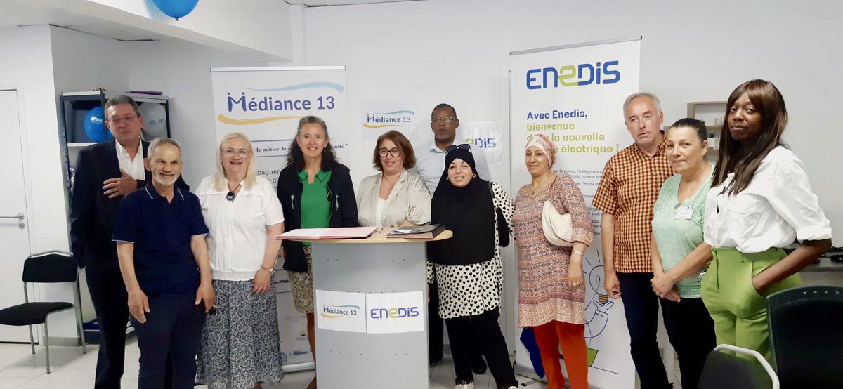 🤝 <a href="/enedis/">Enedis</a> et Médiance 13, partenaires pour la transition écologique et numérique :

👨‍👩‍👧‍👦 Échanges avec les familles du quartier Castellas #Marseille en présence de <a href="/NBoulainseur/">Nadia Boulainseur</a>
👩🏻‍💻Ateliers sur l’insertion professionnelle, la lutte contre la précarité énergétique et la sécurité⚡️