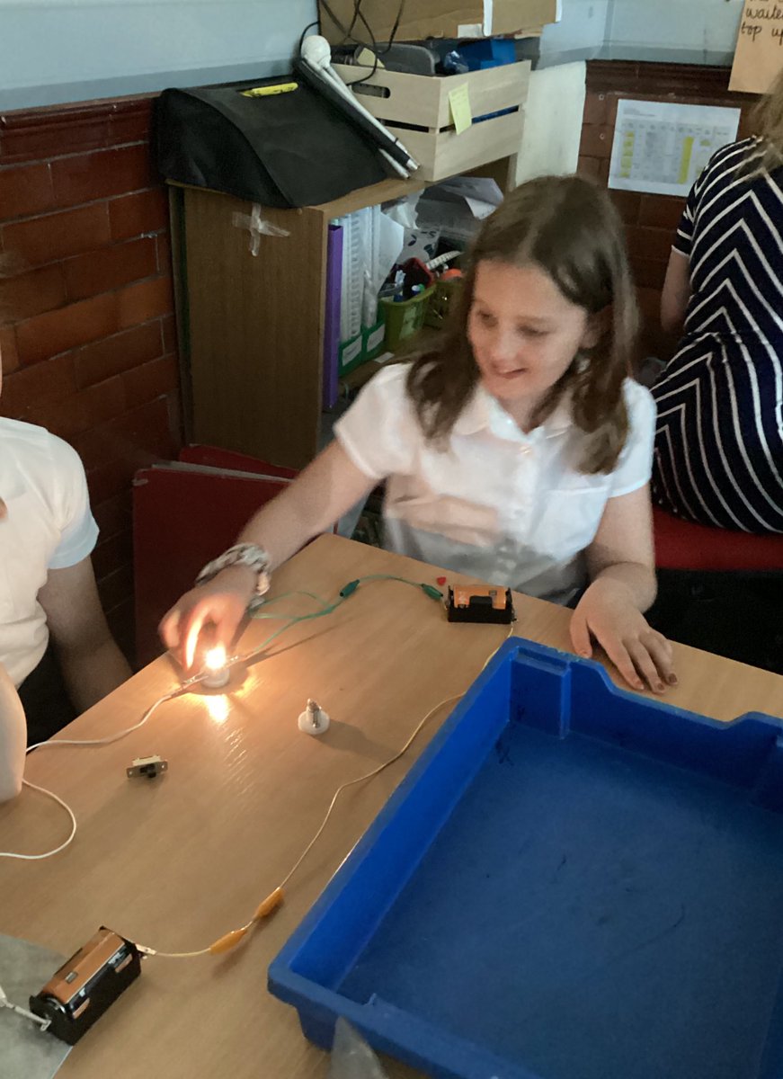 Year5Markeaton's tweet image. 💪🧠 Did you see the lightening on Monday?! We have been busy making our own electricity, assembling circuits and testing different components ⚡️#MPSscience
