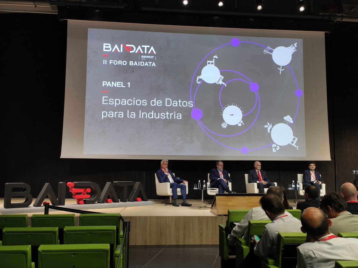 baidata_idsa's tweet image. ¡Comienzan los paneles del #FOROBAIDATA!

El primero se centra en #espaciosdedatos para la industria 🏭

Nos acompañan Laurent Lafaye de @DawexData, Rafael Obras de @AinguraIIoT, Joseba Bilbao de @lks_next y Toni Ventura @datapixel