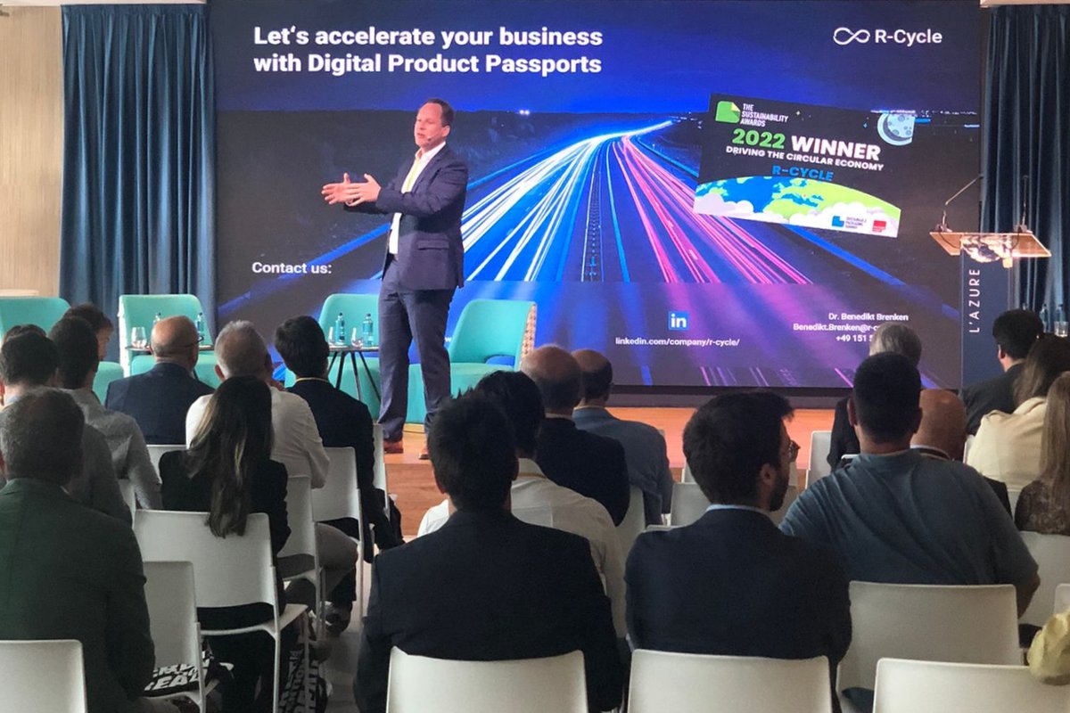 ineditinnova's tweet photo. Som a l’#AssembleaAnual i les #PackagingTalks del @packcluster, una gran ocasió per fer xarxa, aprendre i corroborar que el sector del #packaging aposta per la 💡innovació per adaptar-se als reptes que li plantegen el context legislatiu i les demandes de la societat. Endavant! https://t.co/pIzPKV9uWX