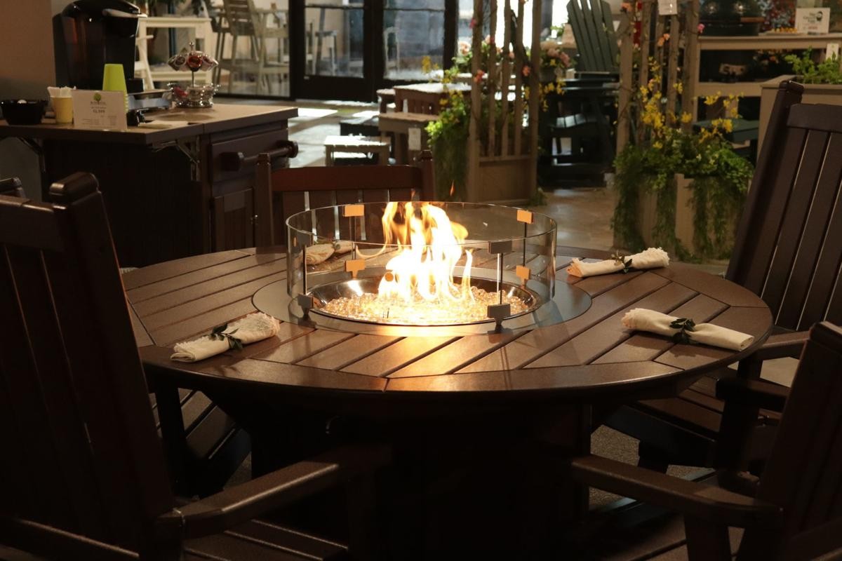 Sequoiaoutback's tweet photo. Unless you are only digging a hole in the dirt to roast a pig, a #FirePit should be a stylish and functional focal point of your outdoor oasis. Even #FireTables that include water features and yes, beverage coolers! #OutdoorKitchen https://t.co/R6f2cAKKuC https://t.co/7frg03nVxw