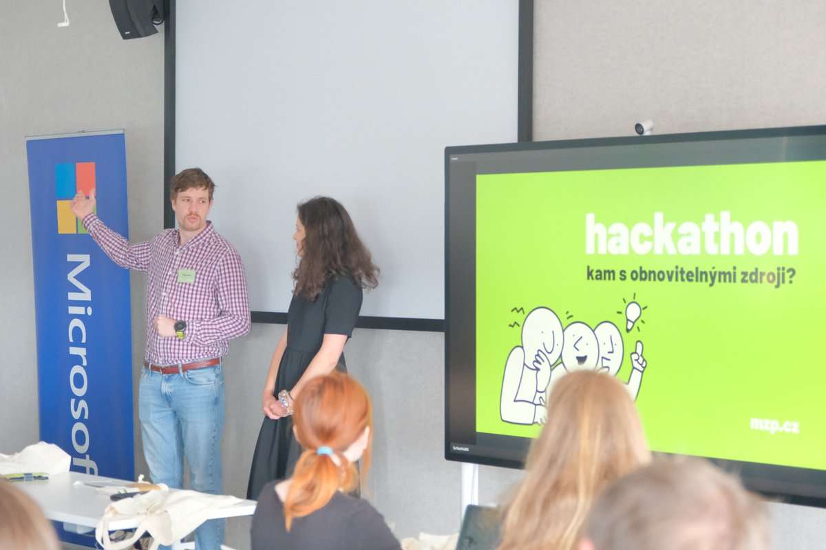 AMO_klima's tweet photo. Ministr @hladikpe uvedl #heckathon "kam s #OZE?"
36 úřednic, projektantek, ochránců přírody a politiků vymýšlí v týmech jak sladit výstavbu OZE s ochranou přírody a jinými veřejnými zájmy.
Setkání organizuje @Martin_Abel_ za @AMO_cz ve spolupráci s @mzpcr, VÚKOZ a @MicrosoftCEE. https://t.co/PzHDKGe1ZU