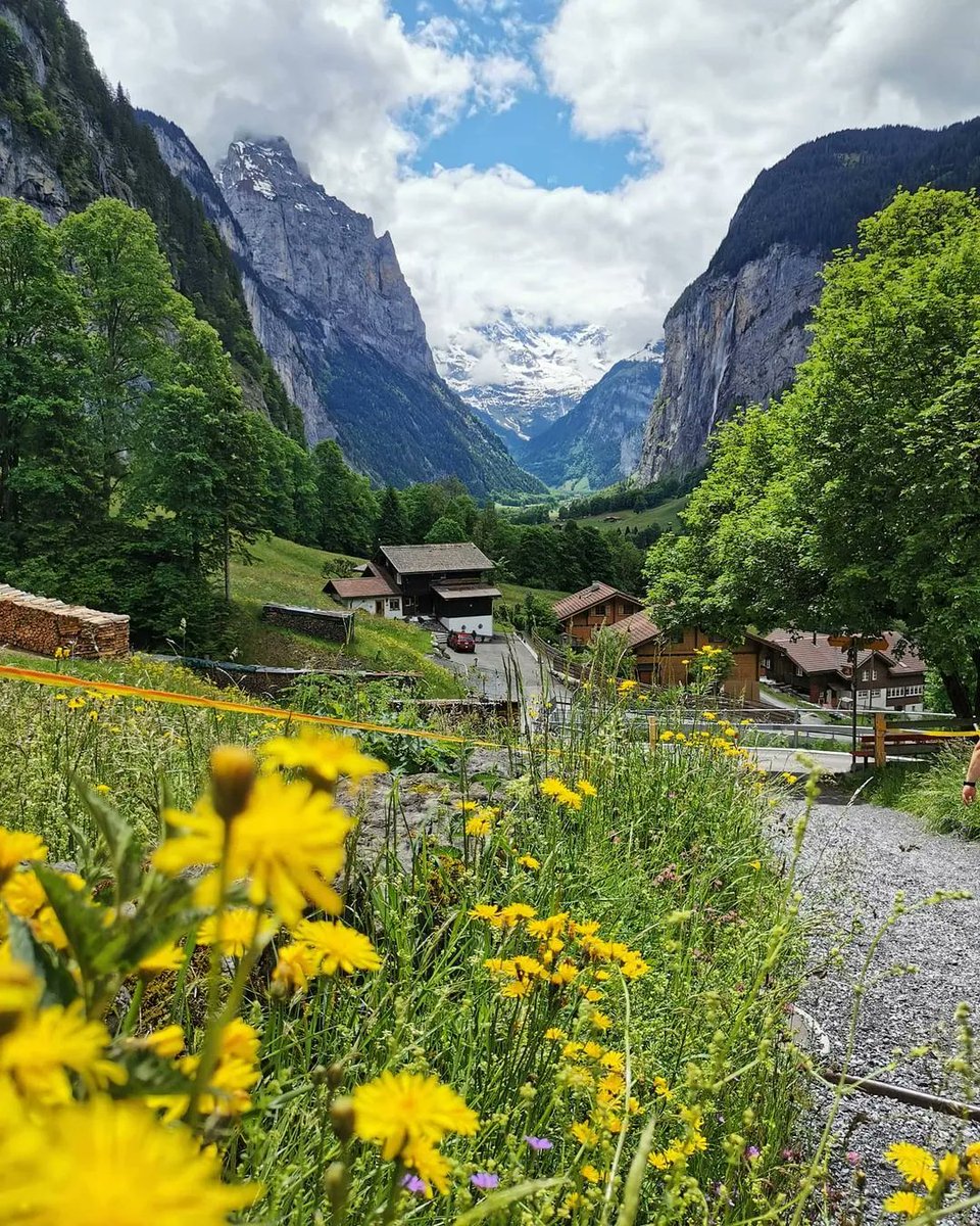 Tuesdays... 😊🏔️🌳

@MyLauterbrunnen | @madeinbern | @MySwitzerland_e 

#DiniWält #jungfrauregion #lauterbrunnen #lauterbrunnenvalley #madeinbern #inLOVEwithSWITZERLAND #switzerland #waterfalls

📸 instagram.com/anna.sosnowska…