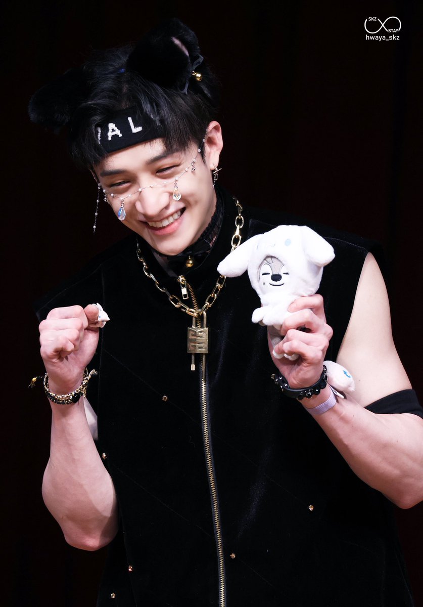 230611 위드뮤 팬싸

🖤🐺🐾앙앙(◜◡◝)🤍

#스트레이키즈         #방찬  #CB97 
#StrayKids             #BangChan