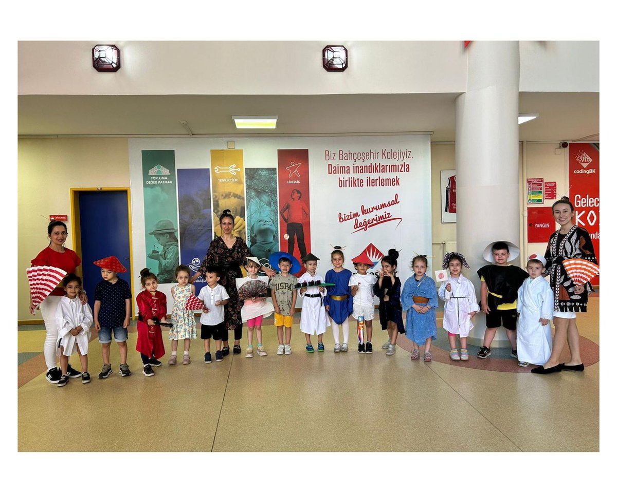 Bahcesehir22's tweet photo. Dünya Vatandaşlığı programımız kapsamında okul öncesi öğrencilerimizin bugünkü yolculukları Japonya'ya 🇯🇵 🌏

Öğrencilerimiz çeşitli etkinliklerle Japonya’yı tanıdılar, Japonya’nın kültürel özelliklerini, müziklerini, danslarını eğlenerek öğrendiler. 🎌🗾

#dünyavatandaşlığı https://t.co/2A9wCDzDLt