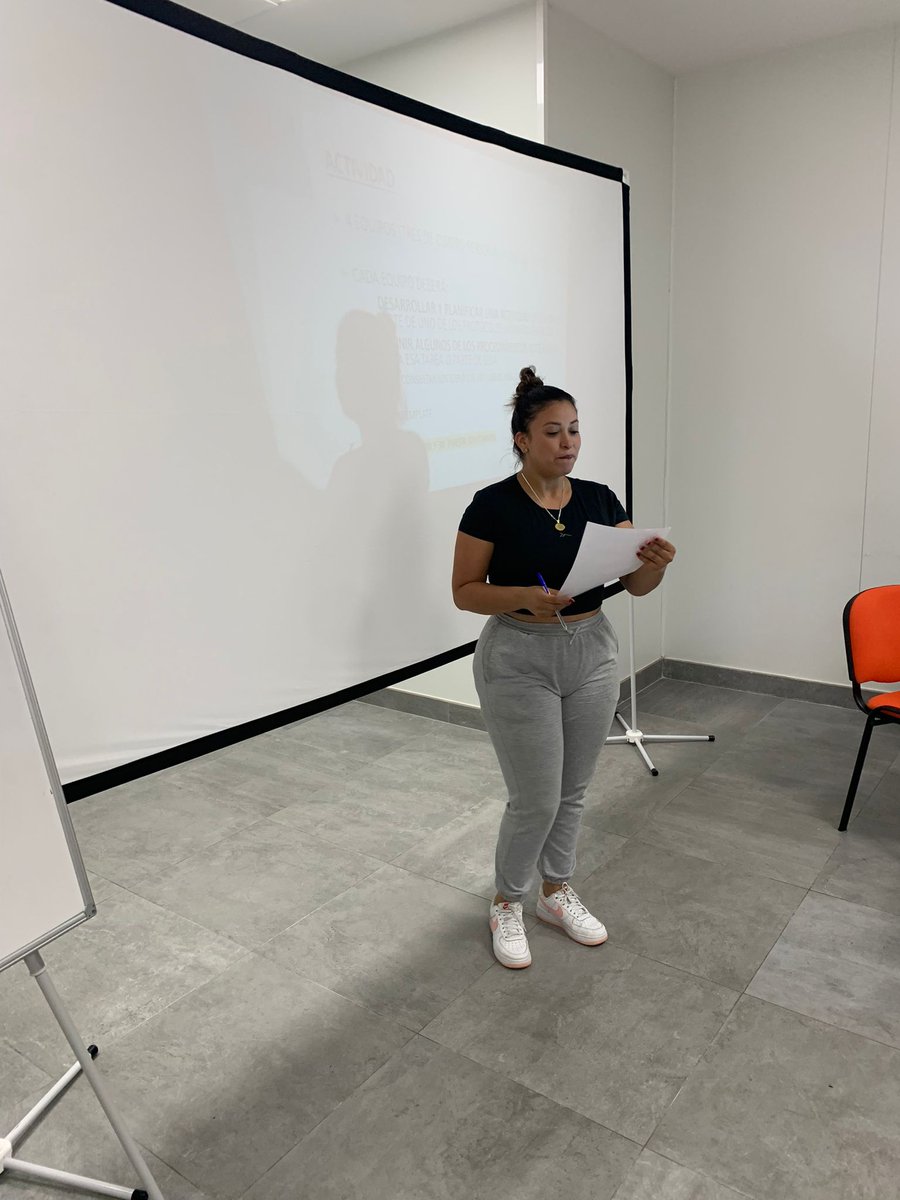 escuelaecp's tweet photo. Una nueva actividad del nuevo grupo: “Nadando entre programas de actividades, protocolos y procedimientos”
#participación #formación #residencias #mayores https://t.co/eVHp94YVFn