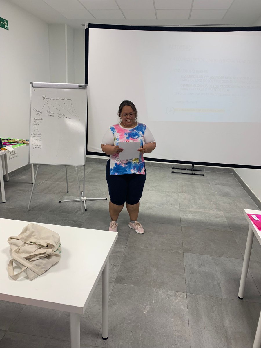 escuelaecp's tweet photo. Una nueva actividad del nuevo grupo: “Nadando entre programas de actividades, protocolos y procedimientos”
#participación #formación #residencias #mayores https://t.co/eVHp94YVFn