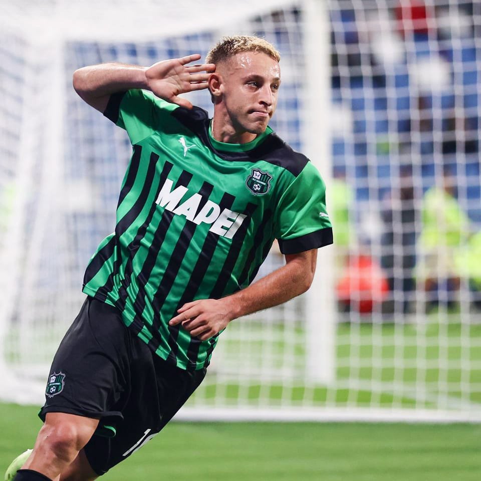 FCInter_stellar's tweet image. Preferivo le estati in cui da bambino aspettavi solo di vedere Juliana Moreira a @Paperissima_TV

Ora vedo solo la lotta mercato per #Frattesi 

“FRATTESÌ FRATTESÌ, TU PER ME SI NA MALATÌ”

#Calciomercato #Inter
#InterstellarFC