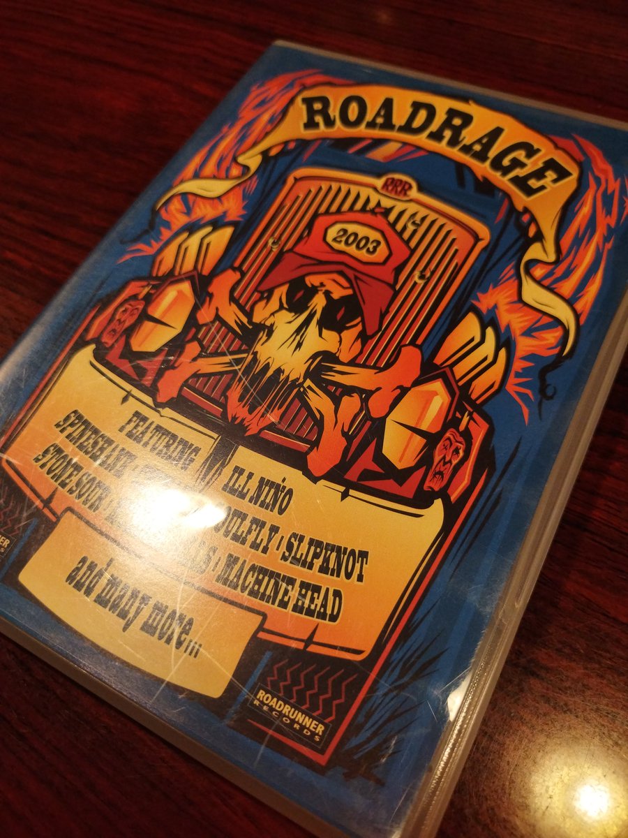merokoa202's tweet photo. 2003年発売のVA【ROADRAGE】でスタート(#^.^#)今晩のメロコアInmyハウスは…メロコアBandも聴いてきたであろうミクスチャーやラウドの方向へ！朝5時まで宜しくお願いします。#Bar #西新 #博多 #天神 #大濠公園 #六本松 #高取 #藤崎 #唐人町 #Zepp福岡 #Cocktails #slipnot #soulfly #misfits #machine https://t.co/INuCz8gKm5