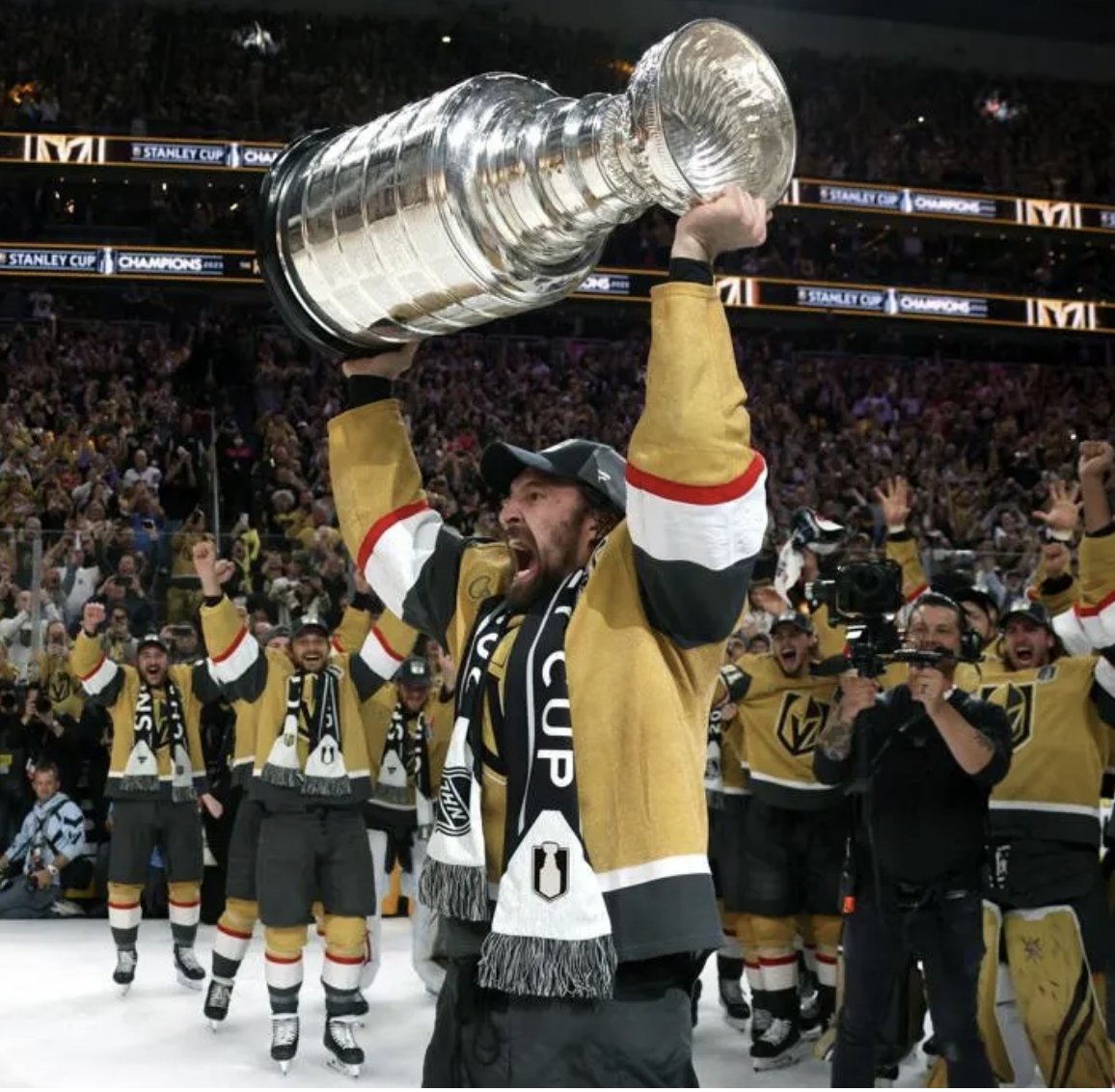 Congrats to Vegas. I bet that was some party last night. Just how many Canadians did they have on the team? Beauty, Vegas Golden Knights have 24 Canadian players on their roster. Vegas Golden Knights have the most Canadian players among 31 other teams