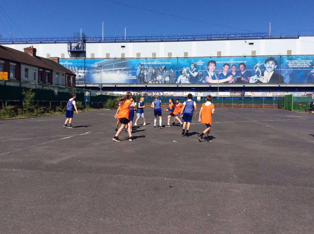 GSPSRussia's tweet photo. @GSPSRussia had fun in PE learning in-game strategies for passing and shooting in netball. They then played a few games to show what they had learnt. @GwladysStPrim #GSPSPE https://t.co/crRhAfusm8