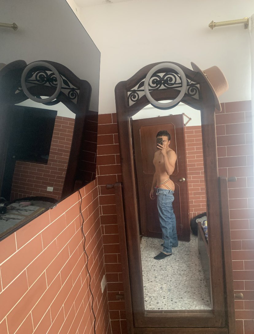 Josephferrin_'s tweet photo. Así se va ha laboral mor🤭 https://t.co/j0EIJjlvNF