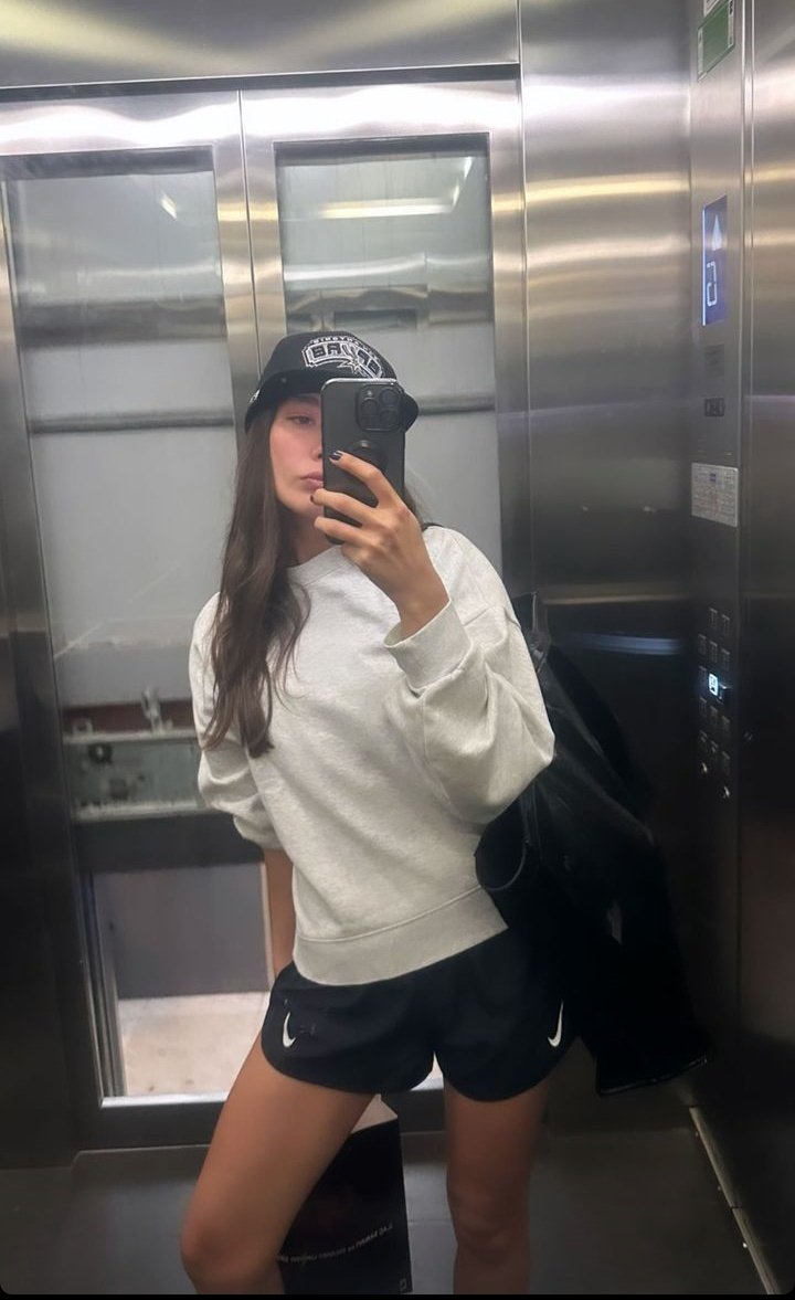 neslihanarabF's tweet photo. تحديث جديد لنجمة نسليهان أتاغول عبر الستوري❤️‍🔥👑||
#NeslihanAtagül https://t.co/0iqa1cg891