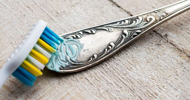 DValuations's tweet image. NEW ARTICLE - Caring for silver

In our latest article, we give you six simple rules on caring for your silver to ensure it stays in top condition.

Read more: bit.ly/3CqIFsT

#InsuranceValuations