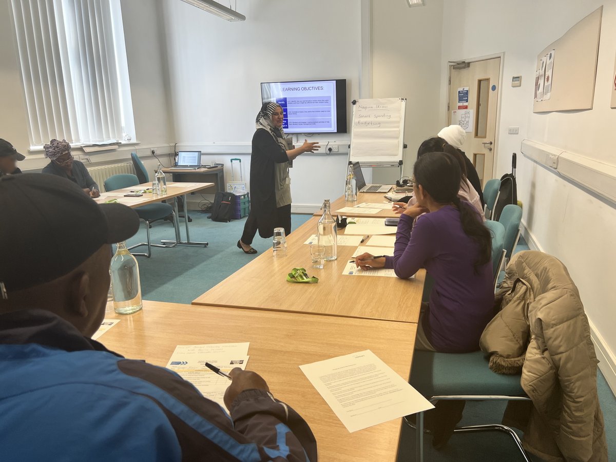 NishkamCentre's tweet photo. We hosted a successful #IncomeMaximisation workshop led by @LearnBAES, empowering attendees by advising them on how to save and maximise income. #costoflivngcrisis

We also had our #steeringgroup, bringing together clients and local organisations to discuss #community needs. https://t.co/gl8EQGqiFN