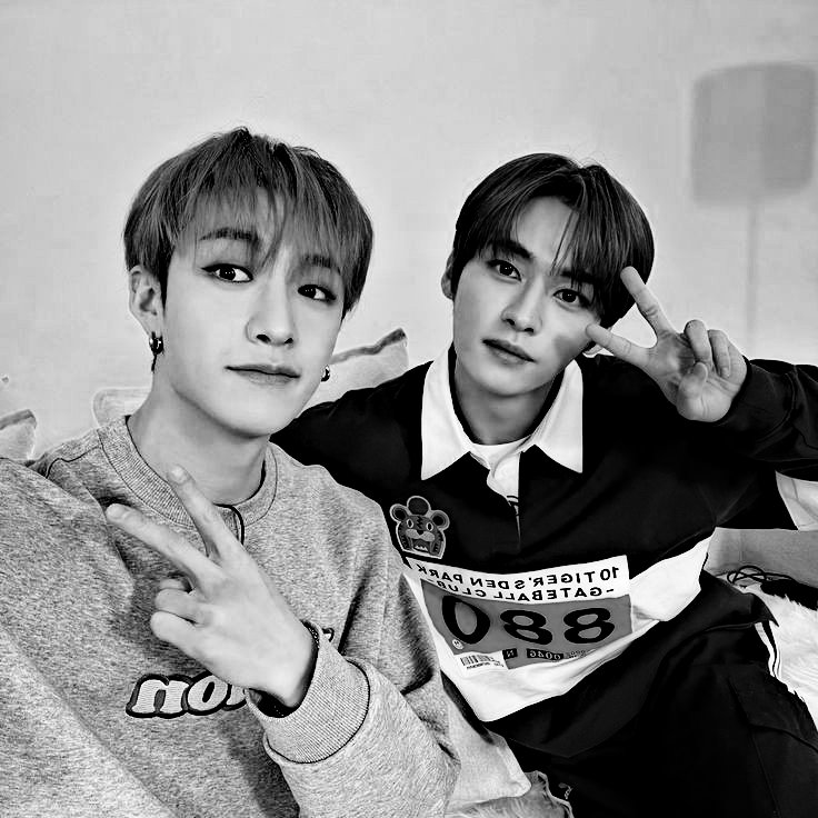 LMOKNW's tweet photo. morning with my man https://t.co/KEyMbyKbJr