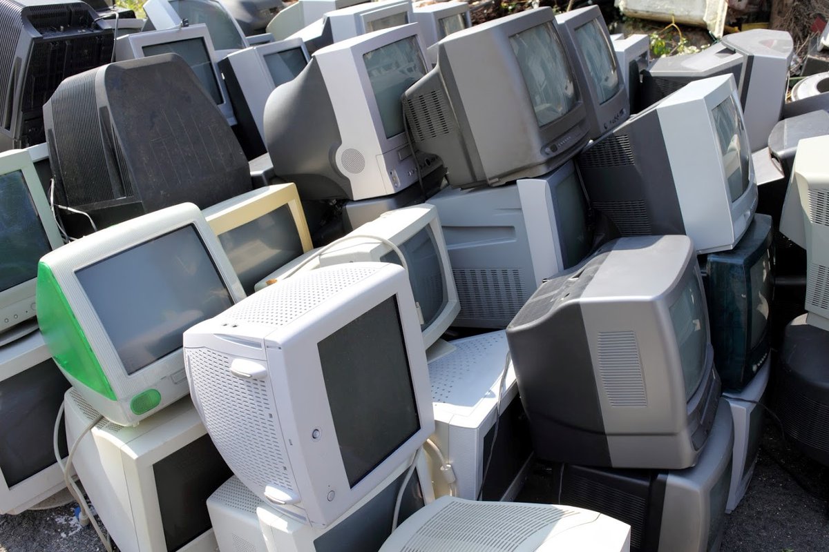 J_ti4na's tweet image. I don&apos;t have think you require a powerful computer in order to code. The OS (wether it&apos;s Mac, Windows, Linux, etc.) doesn&apos;t really matter that much as well. #CodingForAll #DemocratizingCoding
#CodingIsntPicky
#AnyComputerCanCode
#OSIndifferent
#CodeEverywhere