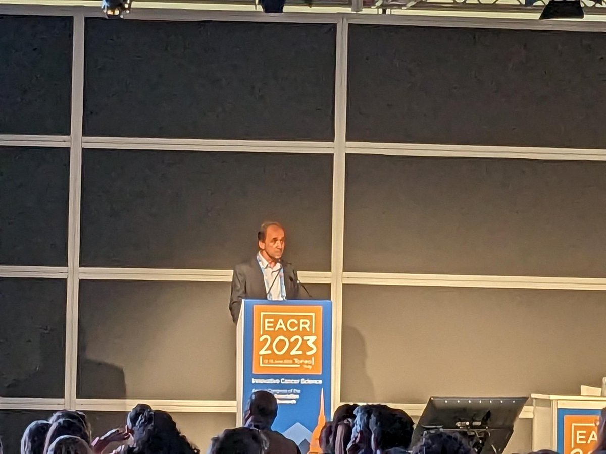 CRUKresearch's tweet photo. Interesting talk by @DanielMuozEspn1 showing us that there is a population of scenescent TME cells that can promote #tumourogenesis in lung #adenocarcinoma. Great insights into how #senolysis could be used as a preventative therapy!
#CRUKFunded #EACR2023 @Cambridge_Uni https://t.co/2g6McUC7qu