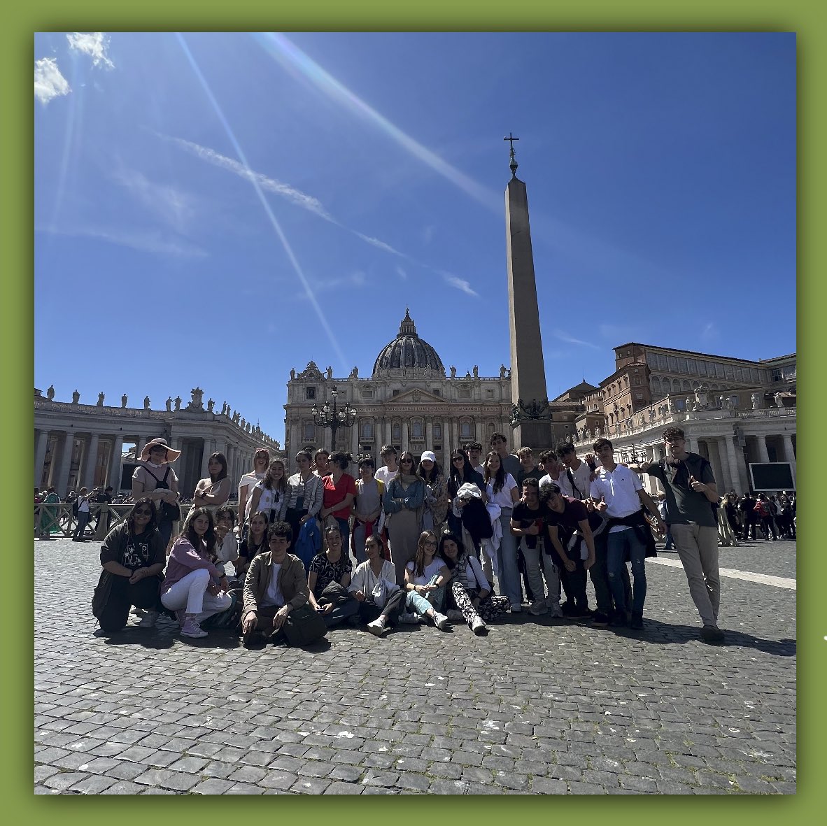 AveMariaVedruna's tweet photo. Los alumnos de 1º de Bachillerato recuerdan con alegría, en estos últimos días del curso, el viaje que realizaron a principios de trimestre a la maravillosa ciudad de Roma.
#vedruna #somosvedruna #viajearoma https://t.co/1rOCCoLeEq