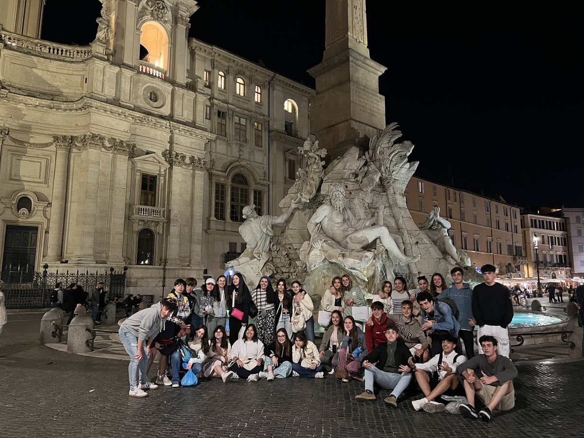 AveMariaVedruna's tweet photo. Los alumnos de 1º de Bachillerato recuerdan con alegría, en estos últimos días del curso, el viaje que realizaron a principios de trimestre a la maravillosa ciudad de Roma.
#vedruna #somosvedruna #viajearoma https://t.co/1rOCCoLeEq