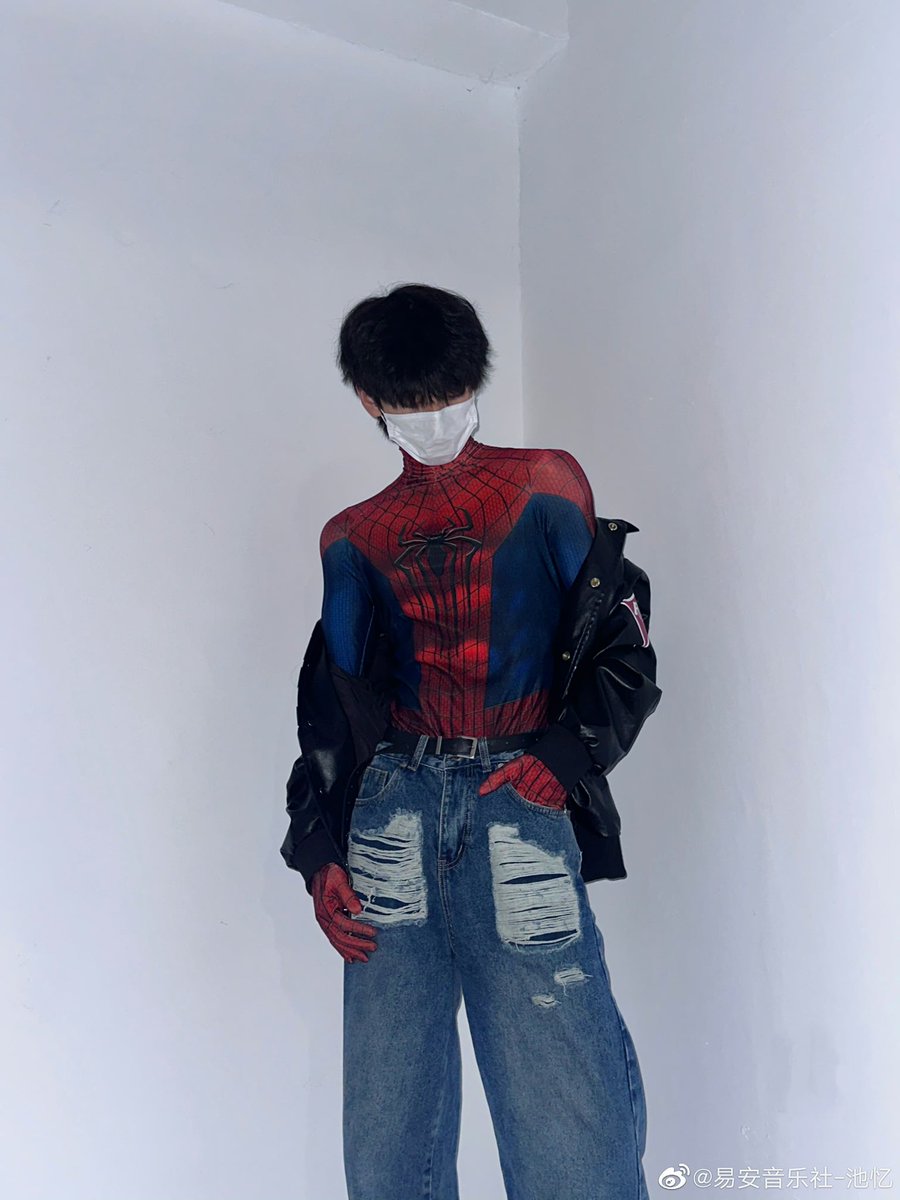 Chiyi_TH's tweet photo. [#CYxWeibo] 
230614 #ChiYi weibo:
“เมื่อไหร่ผมถึงจะสามารถกลับดาวตัวเองได้นะ”

#YiAnMusicClub #易安音乐社 #池忆 https://t.co/V6UYiKLmPp