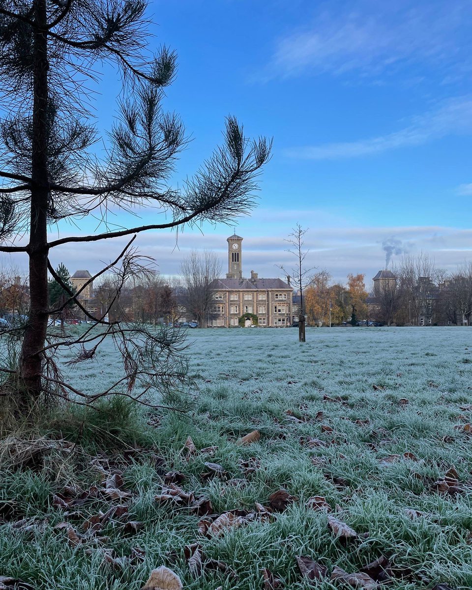 Summery Glenside Vs Wintery Glenside. Both beautiful, so which do you choose? 😍 #bristol #bristolmuseums #glensidemuseum