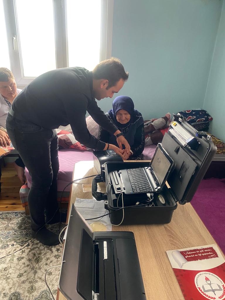 Asiye ALBAYRAK-Korgan Nüfus Müdürü (@asiye_mudur) on Twitter photo Korgan Nüfus Müdürlüğü olarak adreste nüfus hizmeti kapsamında kimlik kartı başvurularını almaya devam ediyoruz. Dualarını esirgemeyen büyüklerimize teşekkür ederiz. #HayatınızınHerAnında <a href="/sefikaygol/">Şefik AYGÖL</a> <a href="/tuncaysonel/">Tuncay Sonel</a> <a href="/korgankymkmlk/">Korgan Kaymakamlığı</a> <a href="/YusufMRCN2/">Yusuf Mercan</a> Korgan Nüfus Müdürlüğü olarak adreste nüfus hizmeti kapsamında kimlik kartı başvurularını almaya devam ediyoruz. Dualarını esirgemeyen büyüklerimize teşekkür ederiz. #HayatınızınHerAnında <a href="/sefikaygol/">Şefik AYGÖL</a> <a href="/tuncaysonel/">Tuncay Sonel</a> <a href="/korgankymkmlk/">Korgan Kaymakamlığı</a> <a href="/YusufMRCN2/">Yusuf Mercan</a>