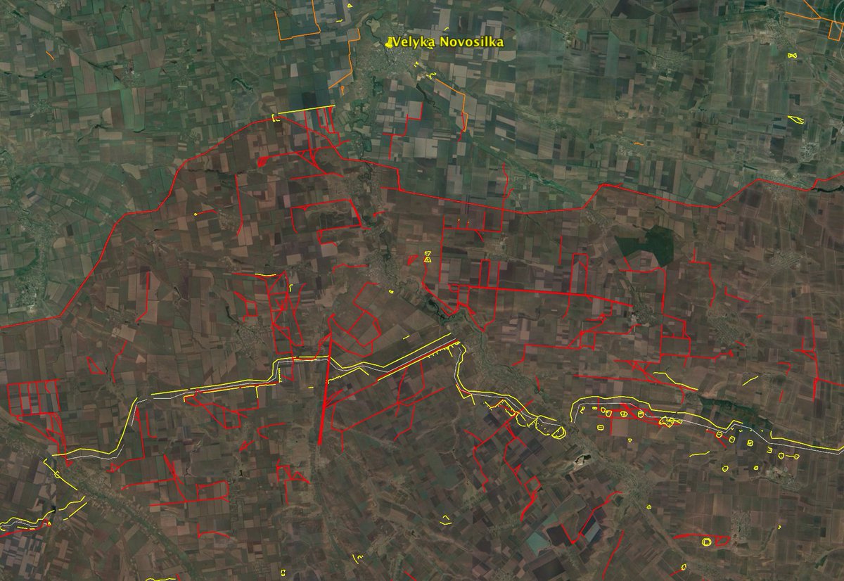 Velyka Novosilka axis: The red lines are vehicle tracks in front of main defensive trenches. In a war of attrition, RF is having to move reserves from the trenches forward to the front according to some sources, perhaps leaving trenches undermanned.