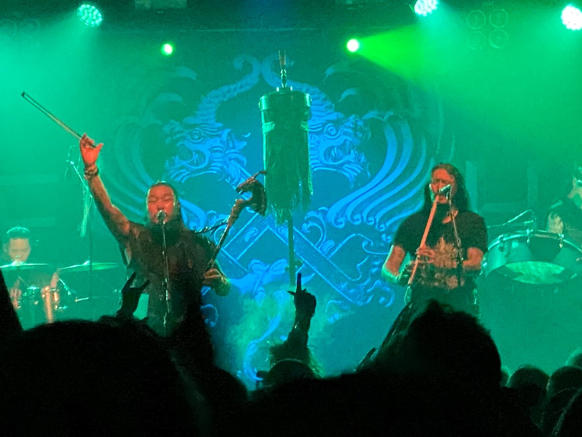 ChloeFibonacci's tweet image. Gigs used to be my life force (many metalheads might also attest) but since A we’ve not been able to get out the house on our own. Until last night that is… 😁

@TutorSinead can I get in early for #FABfridayFM and request Yuve Yuve Yu by the HU please? 😘