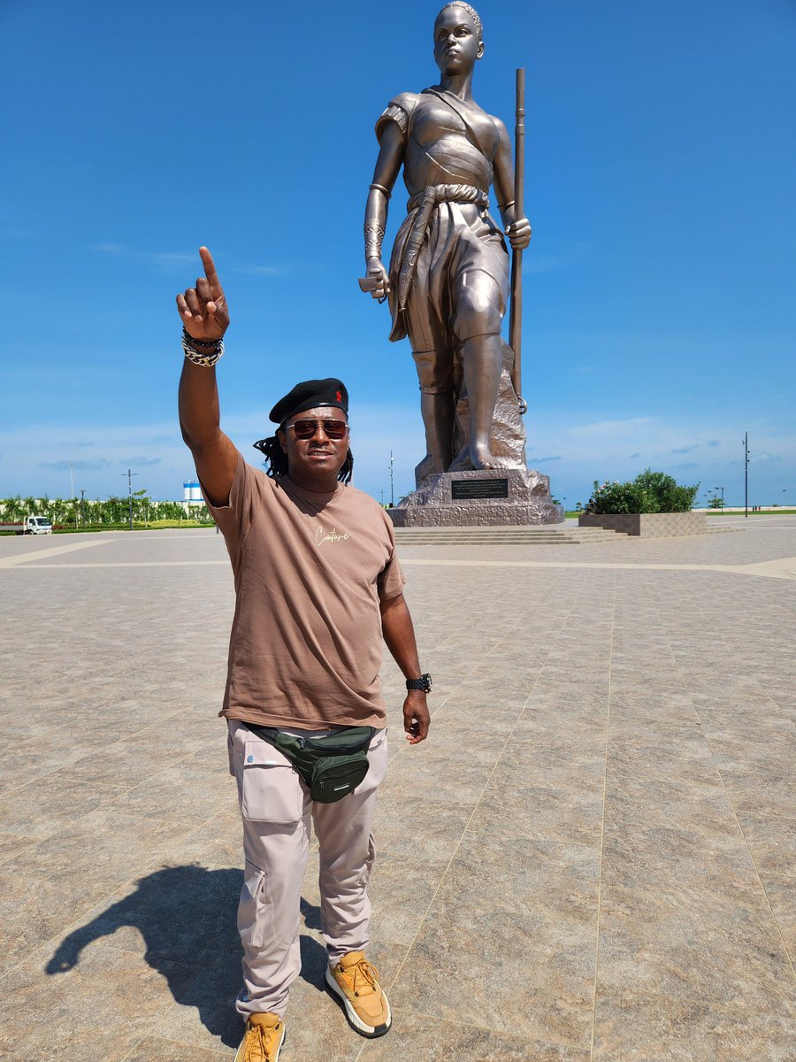 awadimusic's tweet photo. DEPUIS COTONOU ET FIÈREMENT AFRICAIN https://t.co/Umdll3JqlN