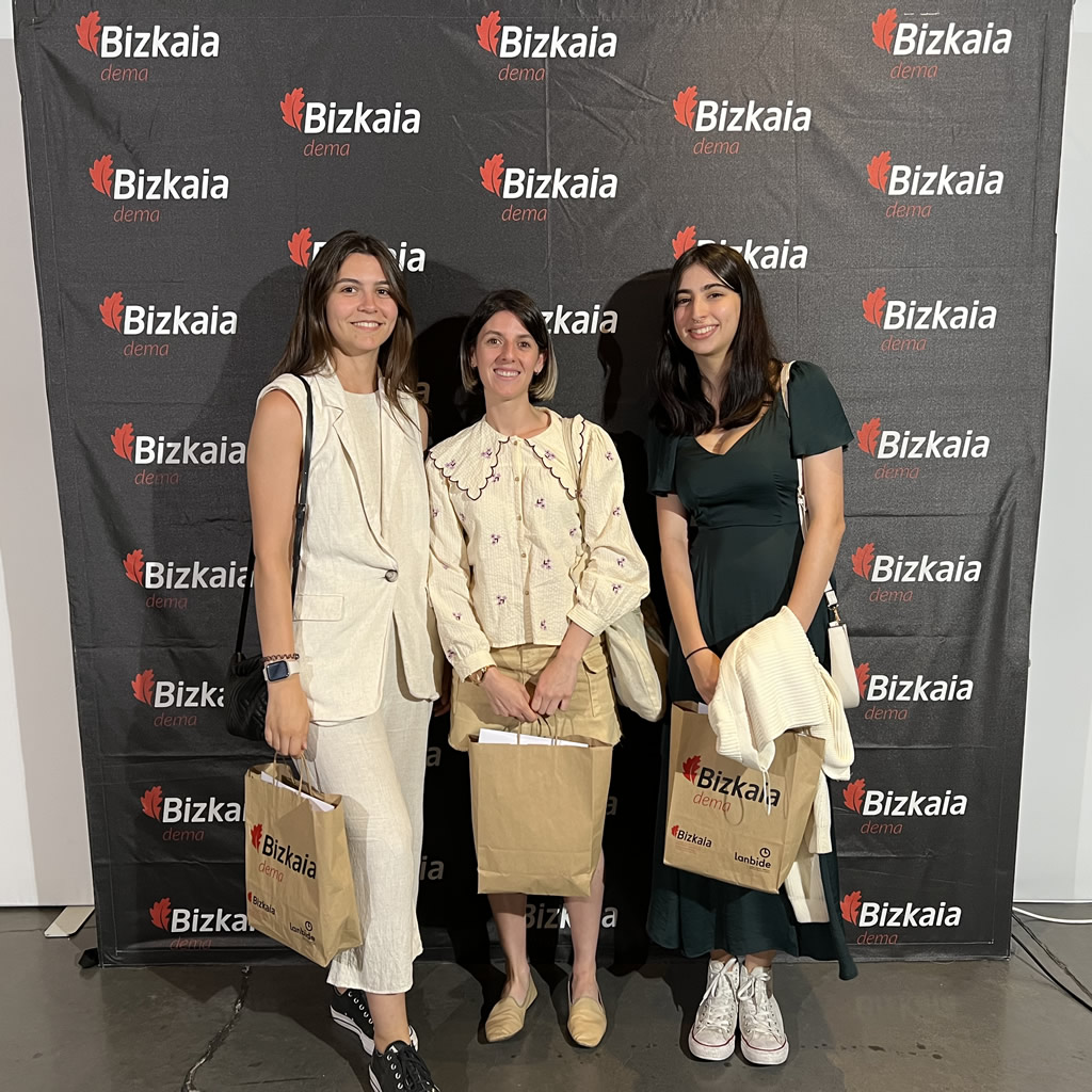 SopenaBilbao's tweet photo. Enhorabuena a todos los grupos participantes en la edición 22 del concurso de ideas emprendedoras "Enpresari" de Dema por participar y… seguir emprendiendo.
https://t.co/lYEIFek4qc
#LaOportunidaddeSuperarte
#ContigoSopeñaEsMás https://t.co/sCDGJhwBvZ