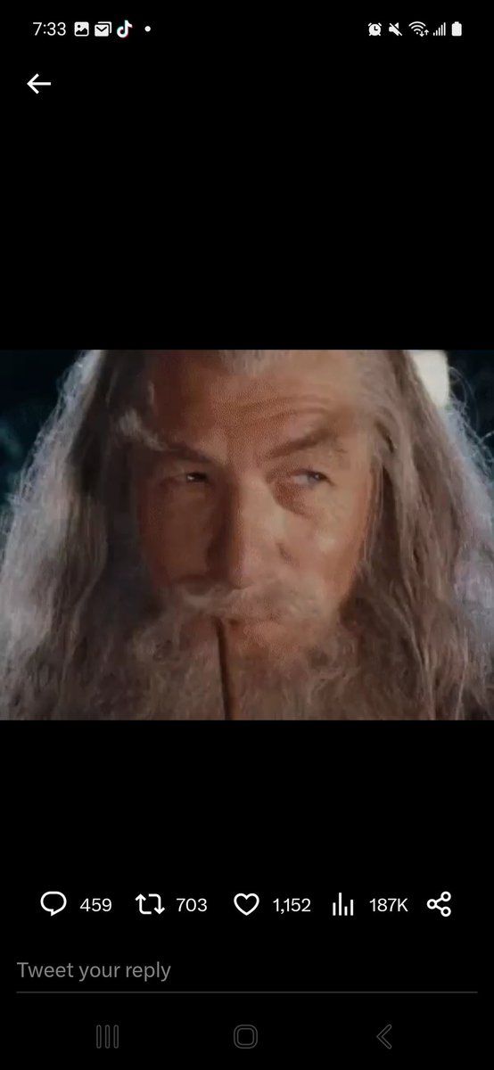 Eight_Bit_Beard's tweet photo. @myelessar Gandalf might have a little bit of a conflict of interest here. Do I win? https://t.co/SyFb3WYoxK