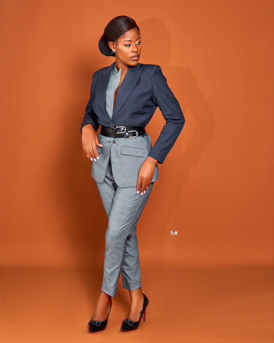 RamahKizito's tweet photo. Who says dresses are the only option for graduation? This custom-made suit is all Pauline needed. 

Graduating with a degree and an @IziApparel custom-made suit.  I call that a win-win! 

☎️: +256778688207

#SuitsWithIzi #tailormade #suitsforwomen https://t.co/9pf4Y96qek