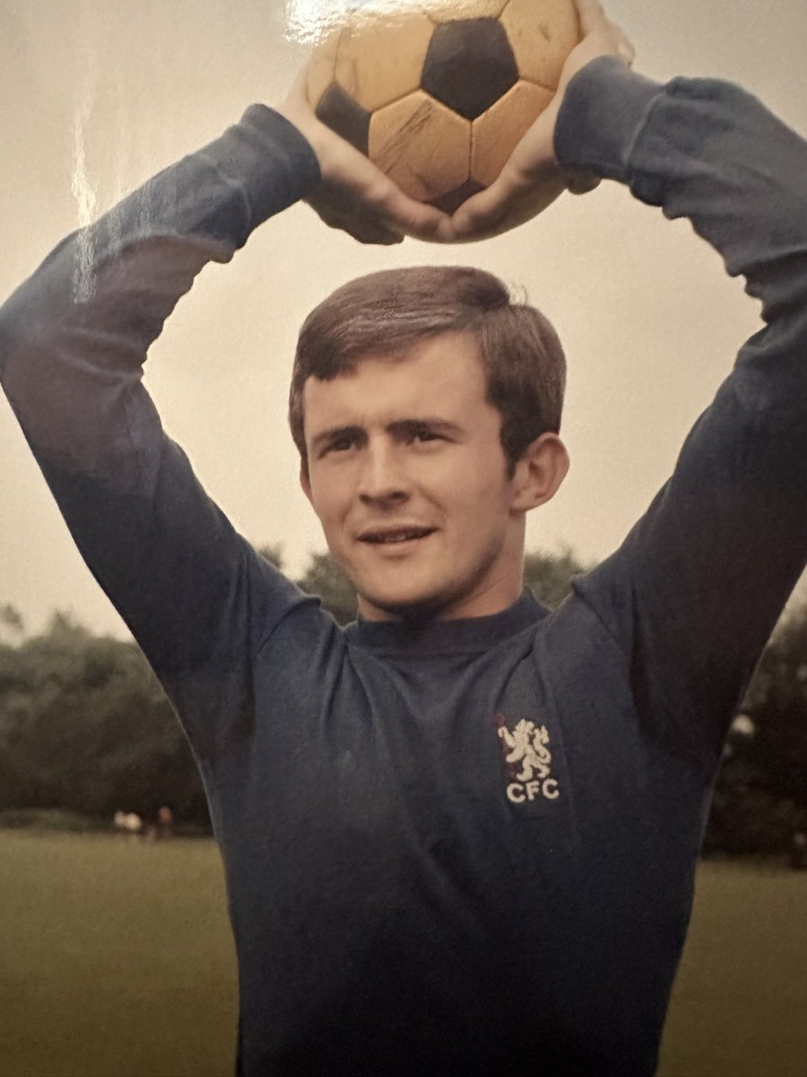 Chris Hollins tweet media